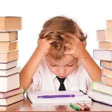 چگونه به کودکانی که در نوشتن تکالیف مدرسه خود مشکل دارند کمک کنیم؟